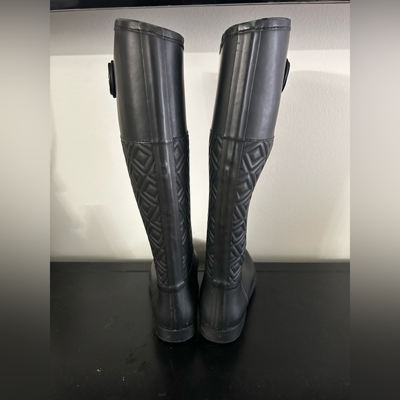 Tory Burch Marion Quilted Rubber Rain Boots – Black – Women’s Size 5 - Picture 4 of 8